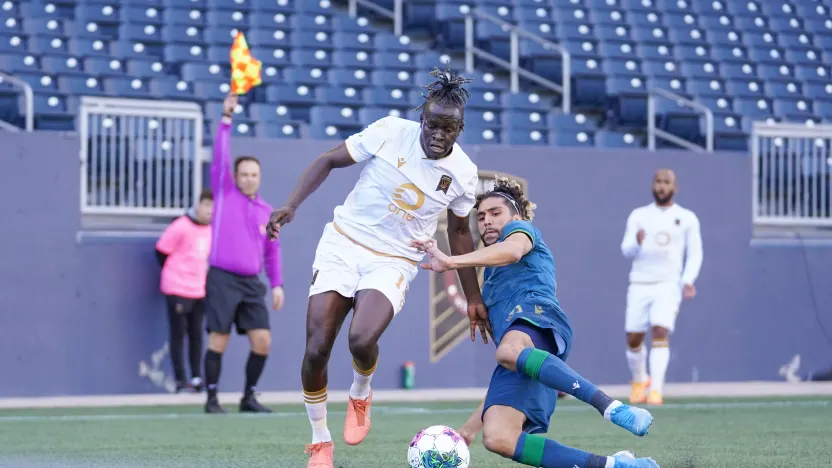 William Akio (19)-2082