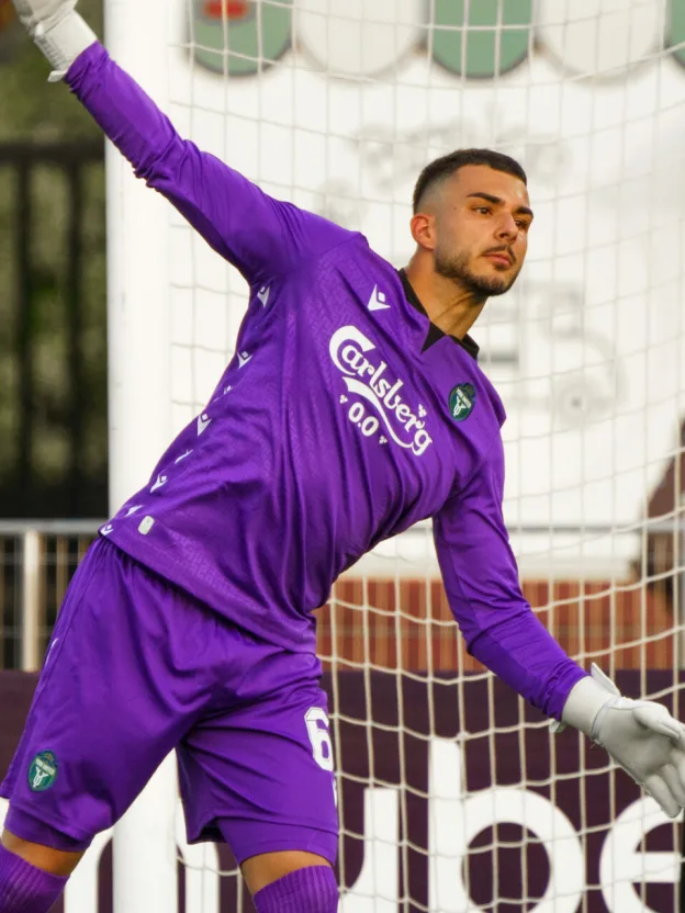York United re-sign goalkeeper Eleias Himaras