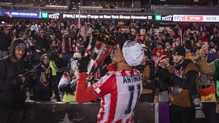 2025-11-09_ATLvsCAV-428