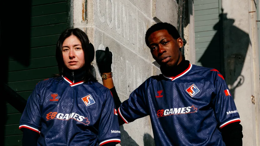 Le FC Supra dévoile son premier maillot officiel par hummel