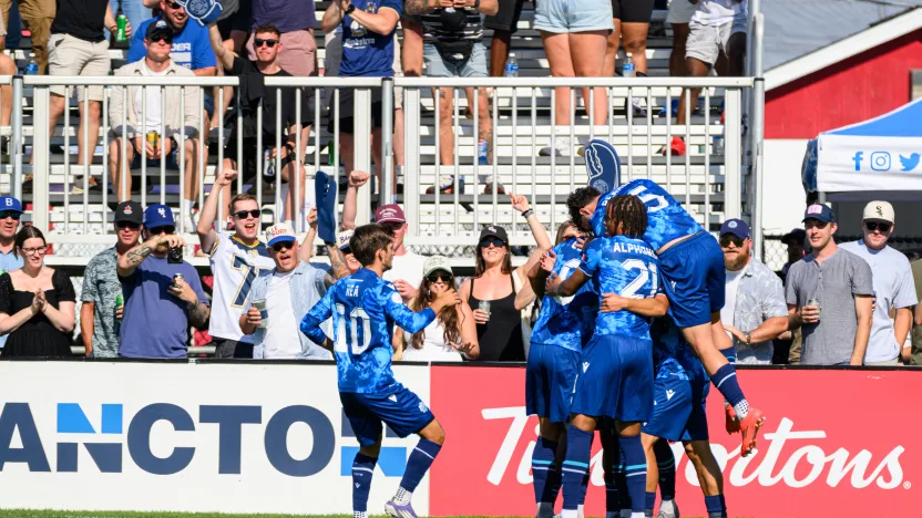 Wanderers celebrate Holiday Monday with big win over York | MATCH ANALYSIS