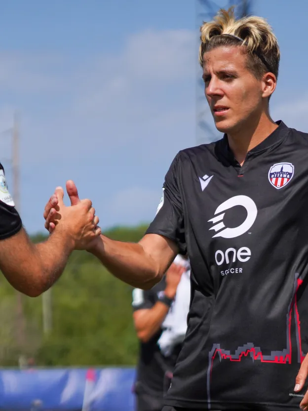 CPLers on loan: Escalante keeps rolling in Honduras, Galán injured in Spain