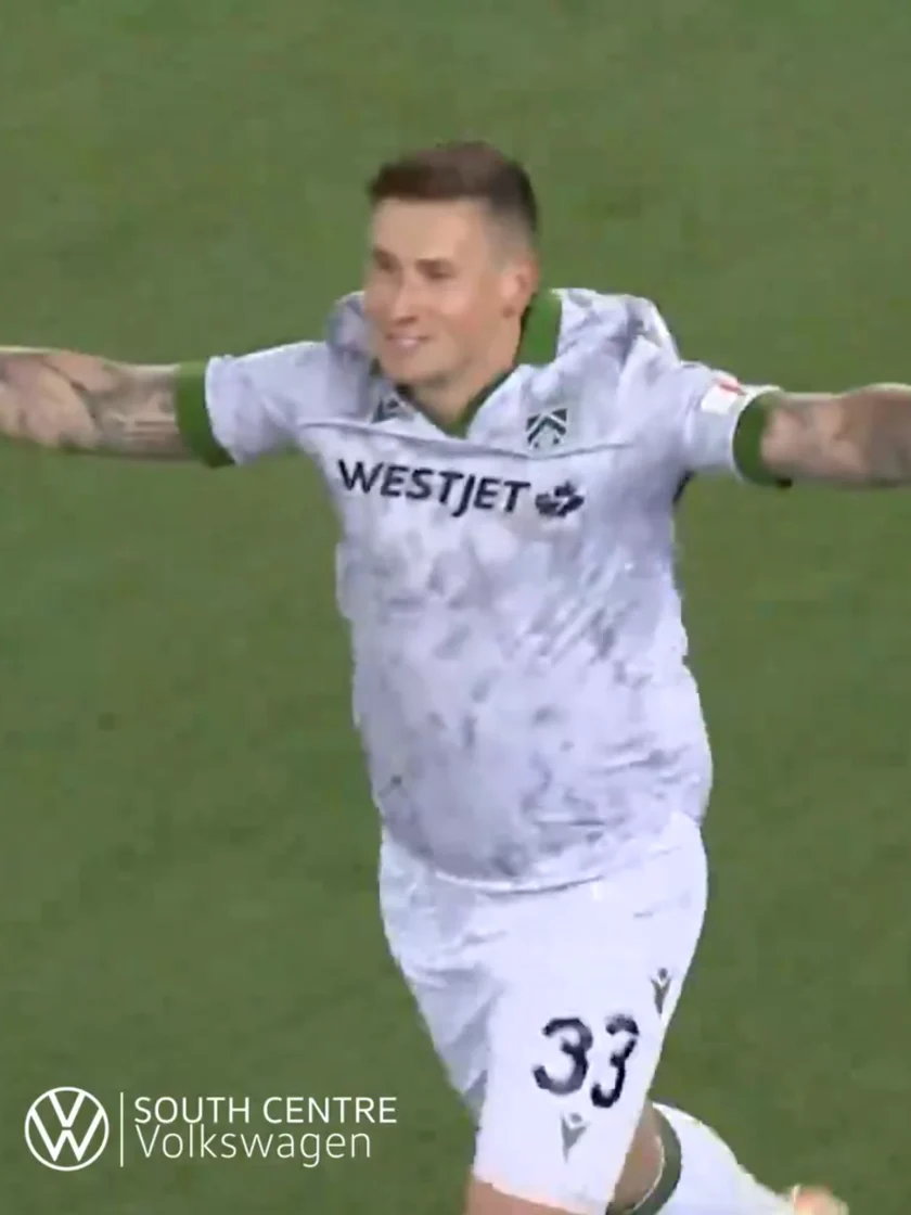 Fraser Aird seals the deal in the 69' minute!